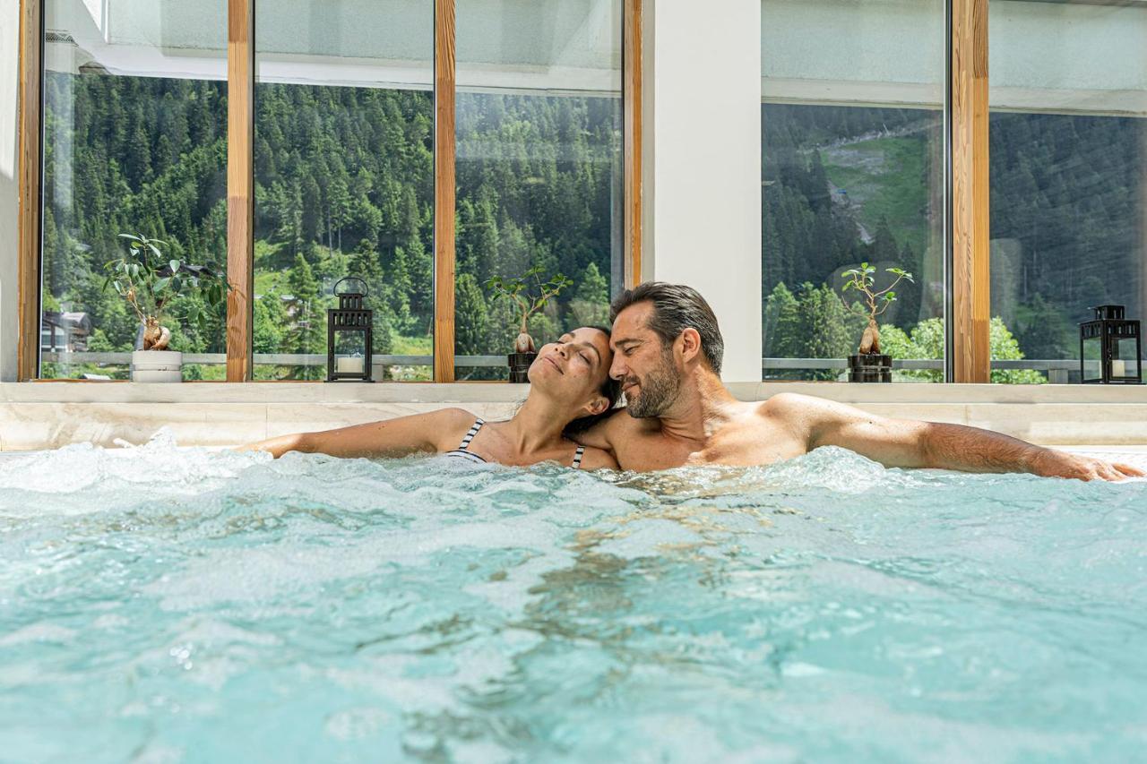 Majestic Hotel Madonna di Campiglio Exterior photo