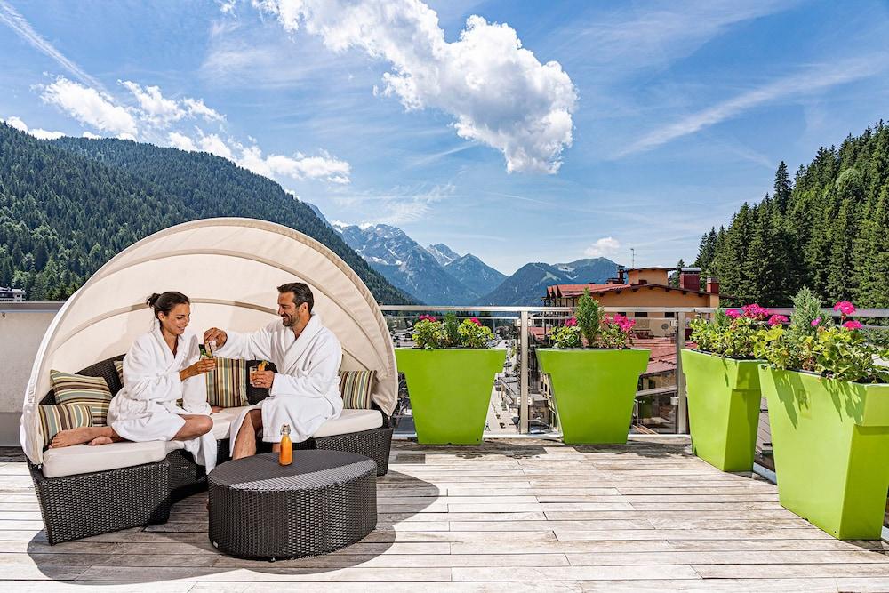 Majestic Hotel Madonna di Campiglio Exterior photo